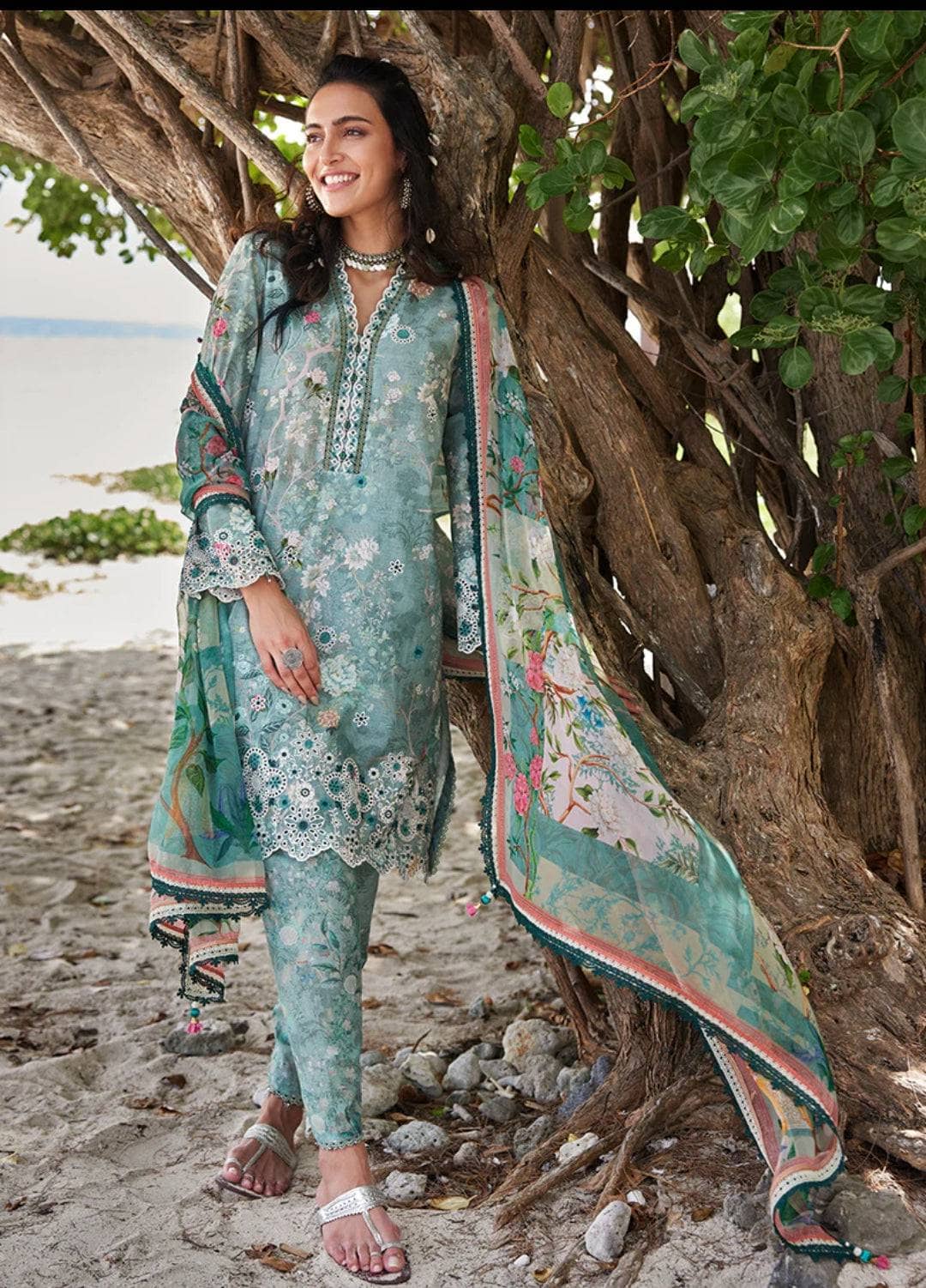 img_image_lawnkari_printkari_23_awwal_boutique