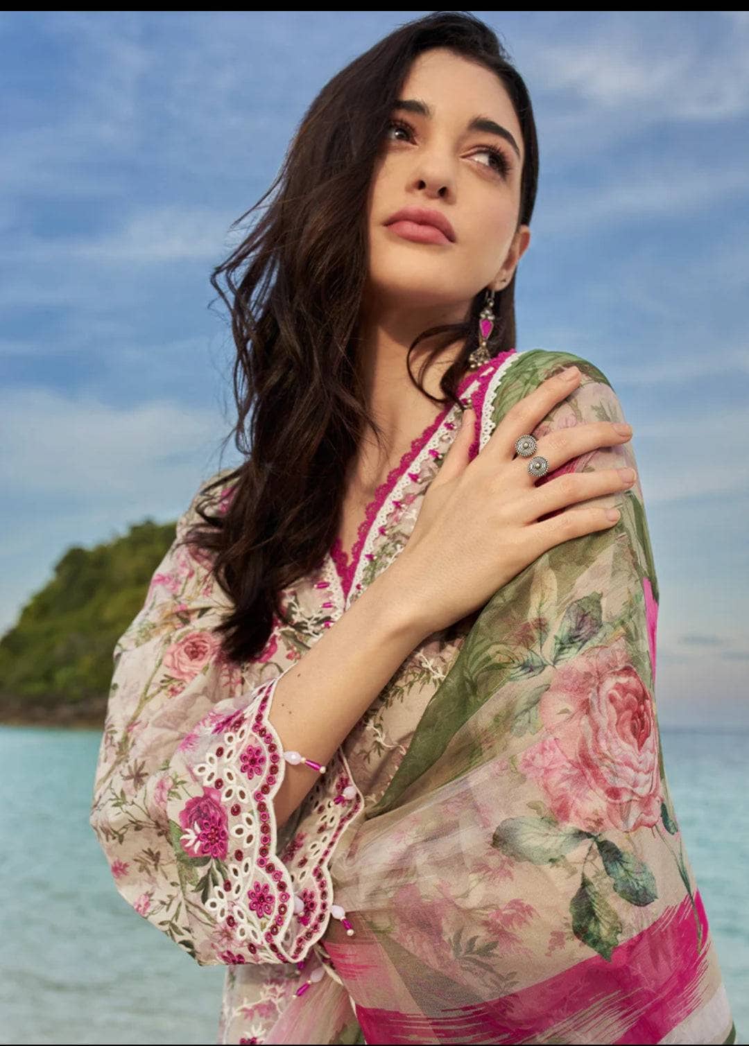 img_image_lawnkari_printkari_23_awwal_boutique