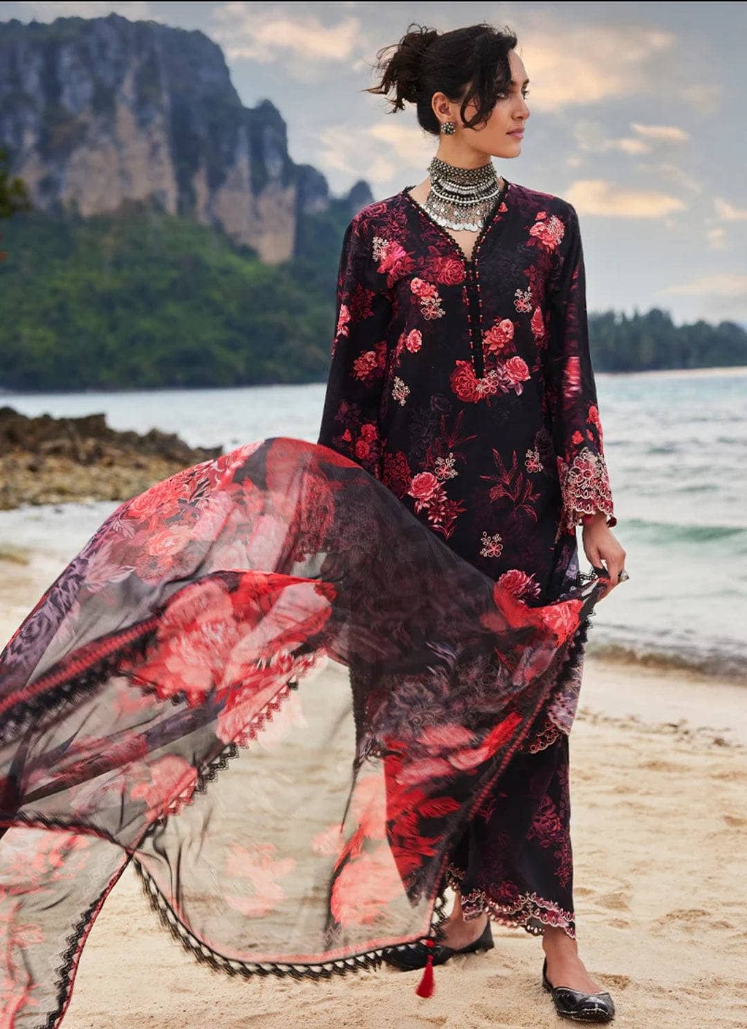 img_image_lawnkari_printkari_23_awwal_boutique