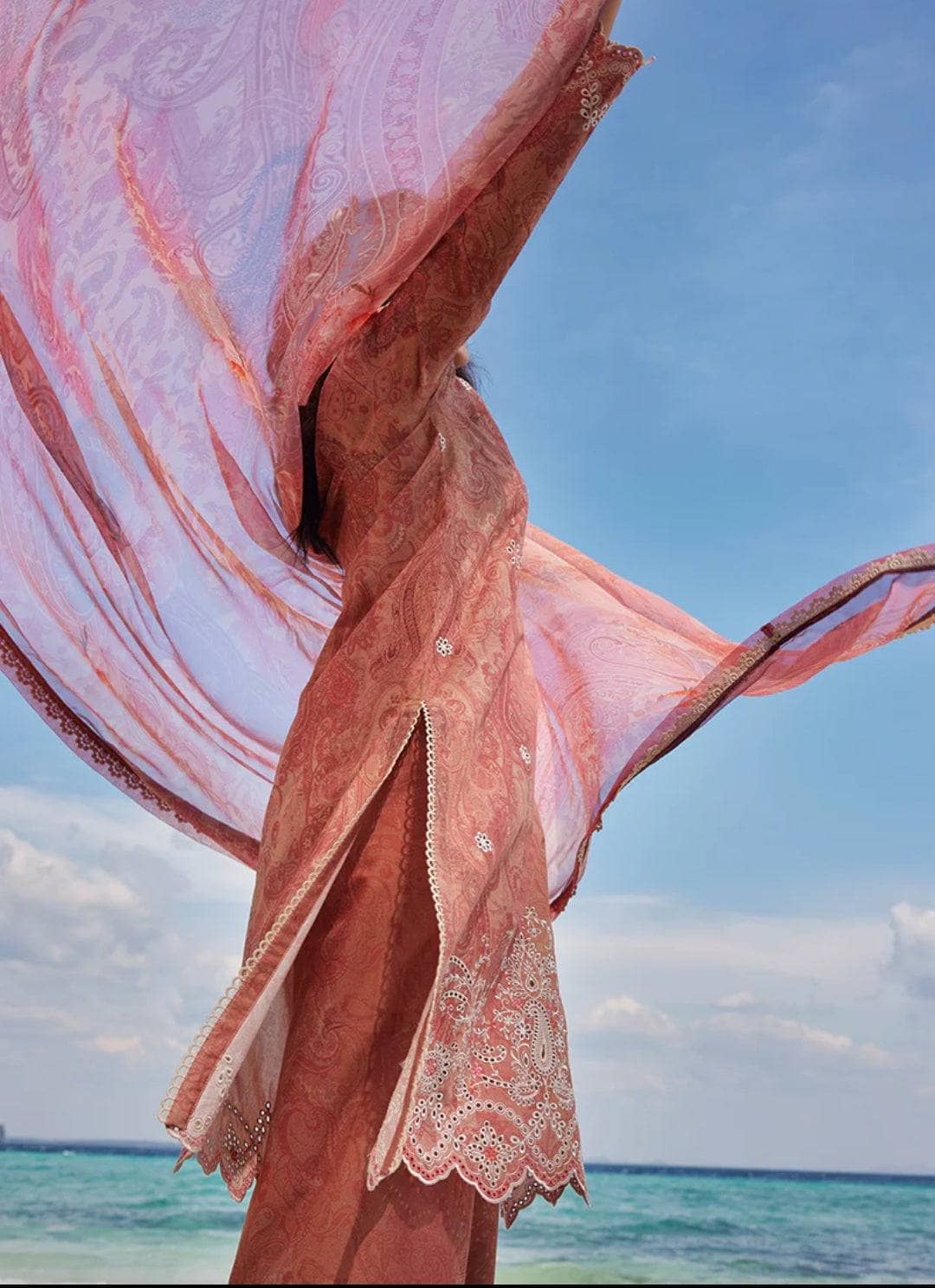 img_image_lawnkari_printkari_23_awwal_boutique