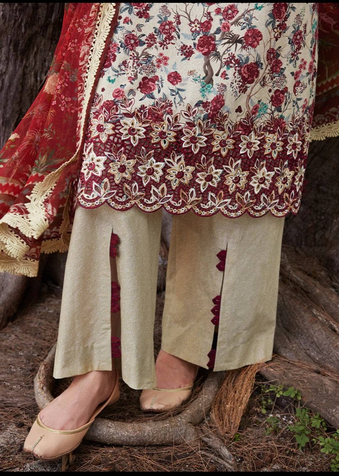 img_image_lawnkari_printkari_23_awwal_boutique