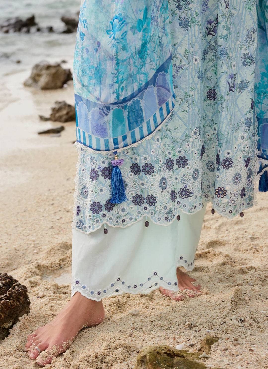 img_image_lawnkari_printkari_23_awwal_boutique