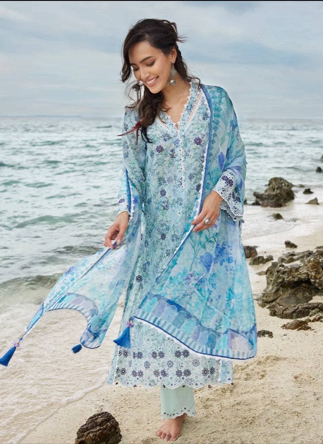 img_image_lawnkari_printkari_23_awwal_boutique