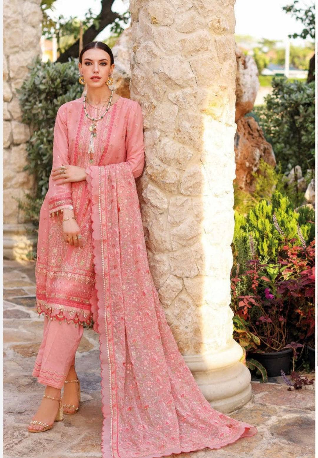 img_gul_ahmed_premium_lawn_23_awwal_boutique