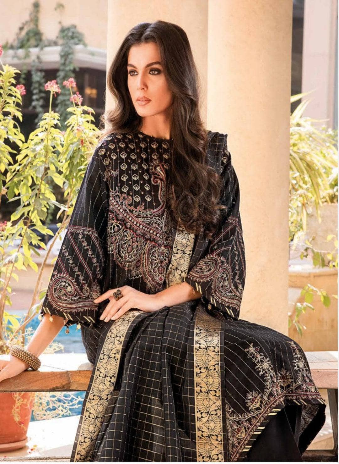 img_gul_ahmed_premium_lawn_23_awwal_boutique