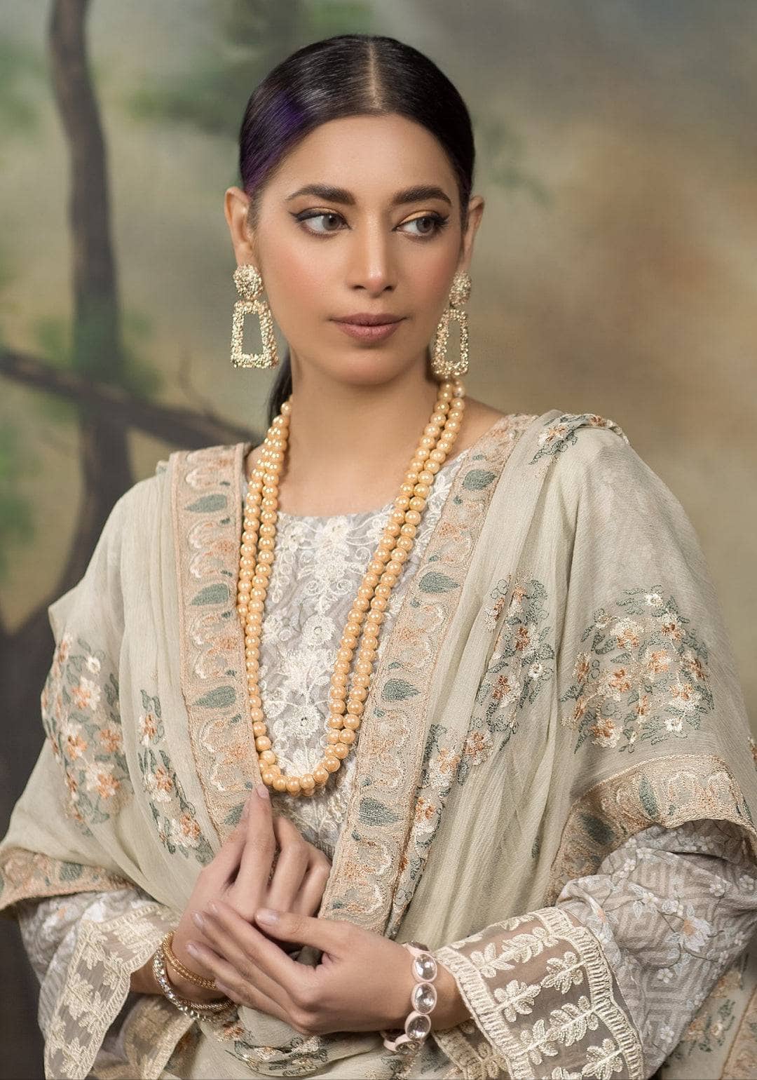 img_manizay_lawn_23_awwal_boutique