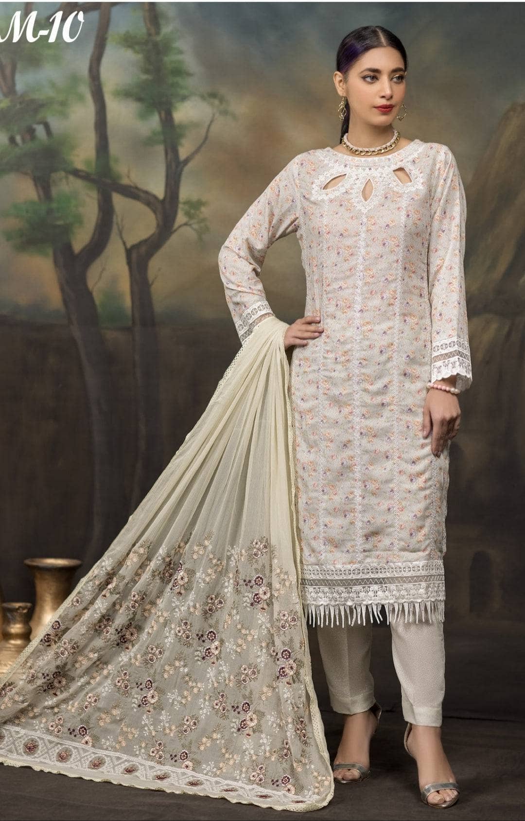 img_manizay_lawn_23_awwal_boutique