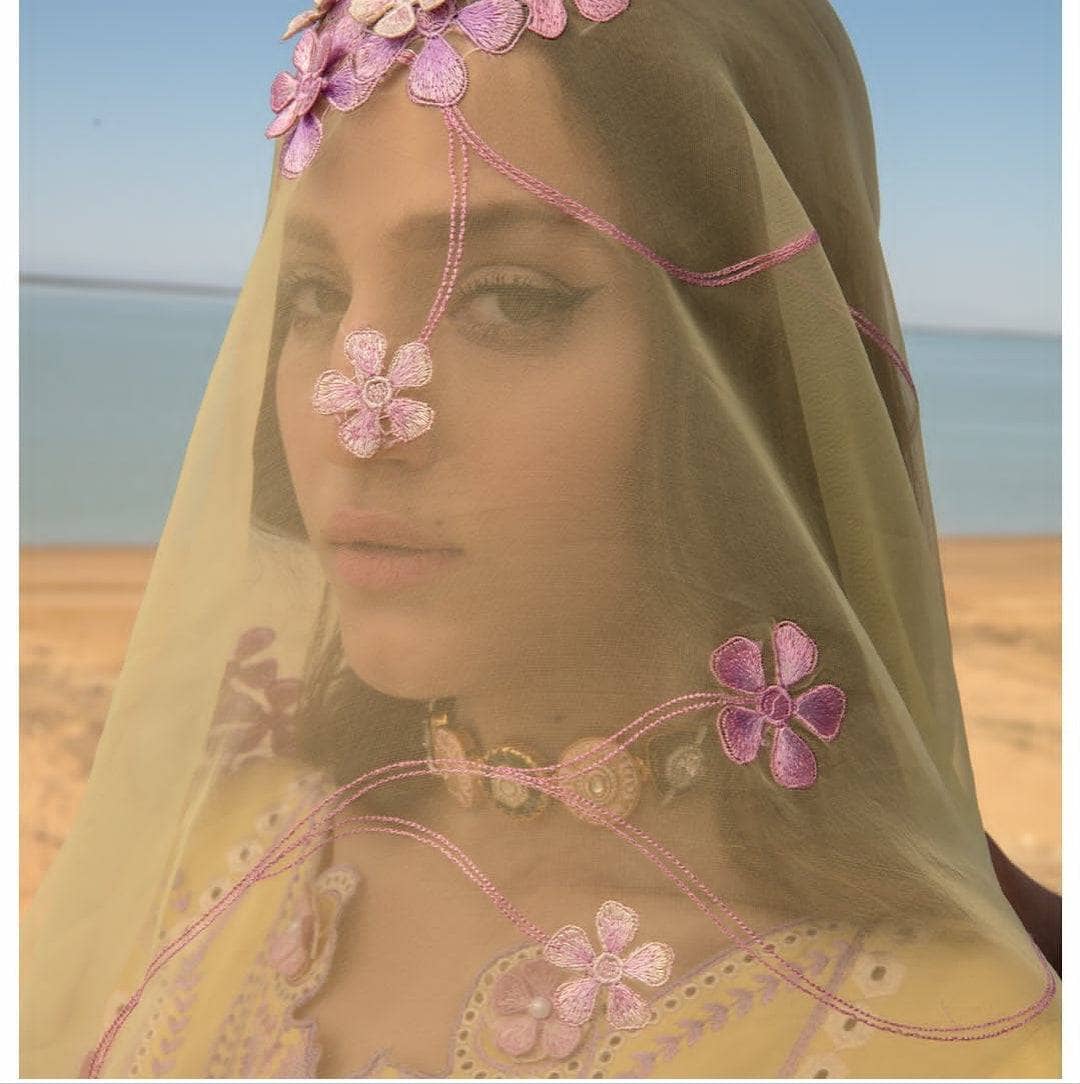 img_rang_rasiya_lawn_23_awwal_boutique