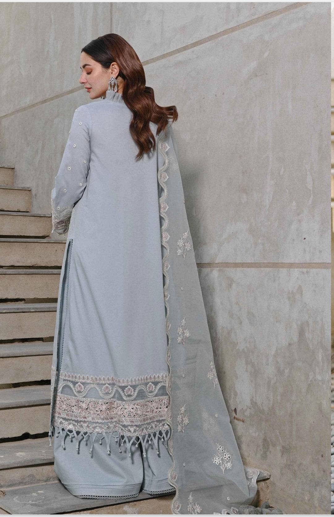 img_qalamkar_luxury_sahil_lawn_23_awwal_boutique
