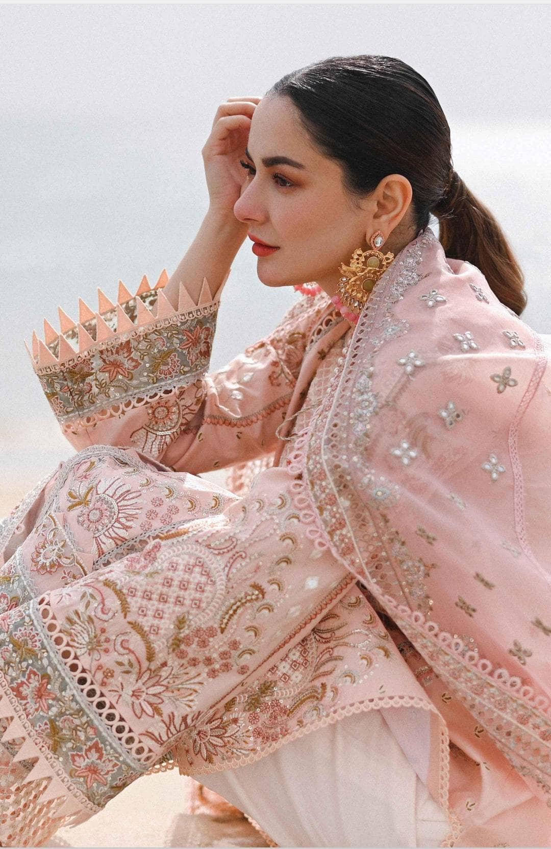 img_qalamkar_sahil_luxury_lawn_23_awwal_boutique