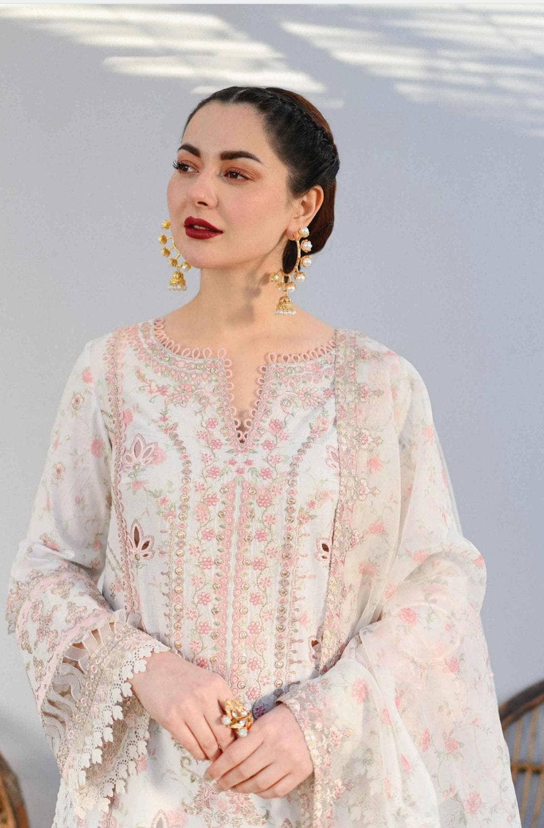 img_qalamkar_sahil_luxury_lawn_23_awwal_boutique