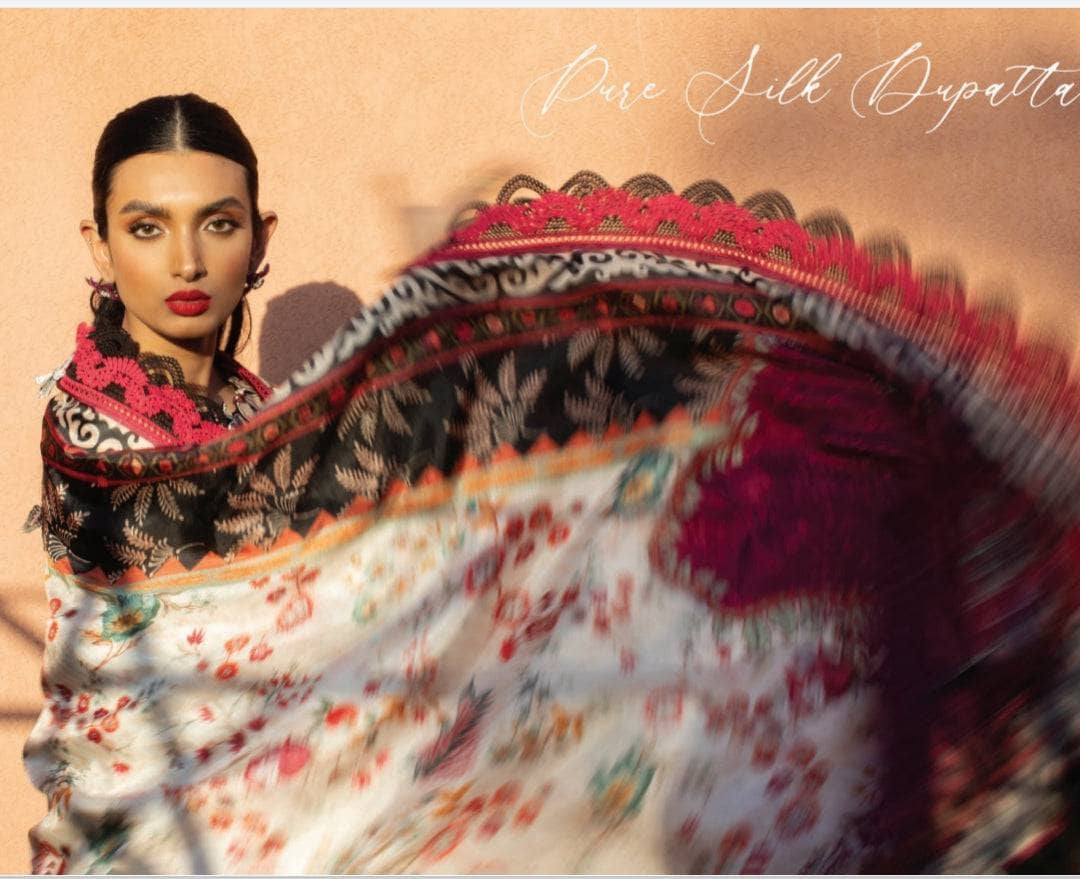 img_farah_talib_aziz_lawn_23_awwal_boutique