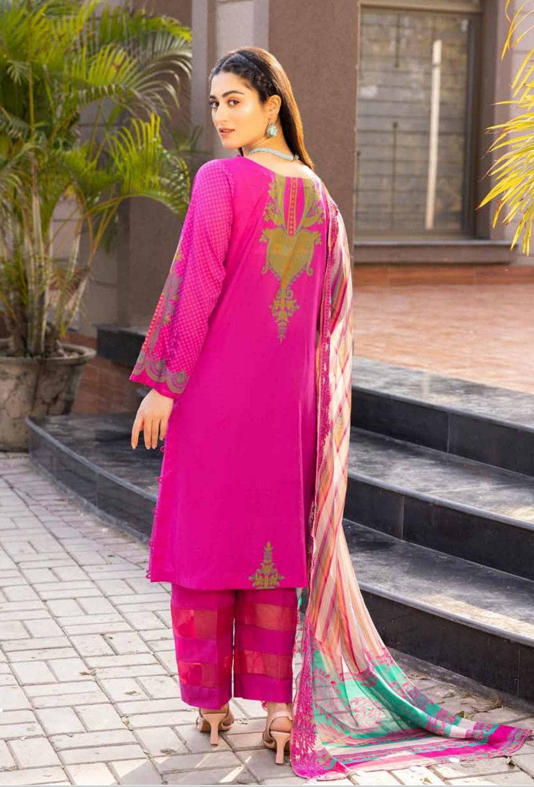 img_charizma_combination_lawn_23_awwal_boutique