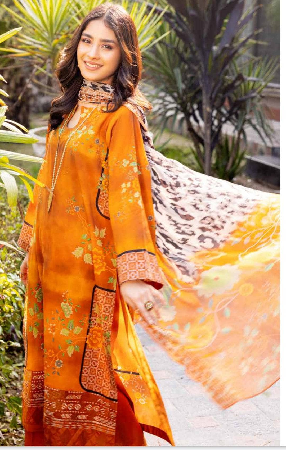 img_charizma_combination_lawn_23_awwal_boutique