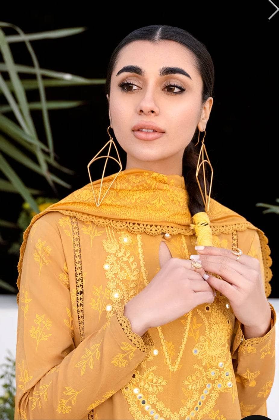 Img_cross_stitch_lawn_awwal_boutique