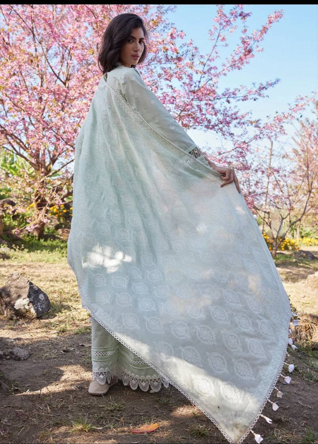 Image Lawnkari/Deniz/Embroidered Voil Dupatta