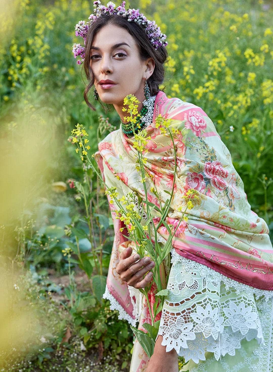 img_image_lawnkari_lawn_23_awwal_boutique