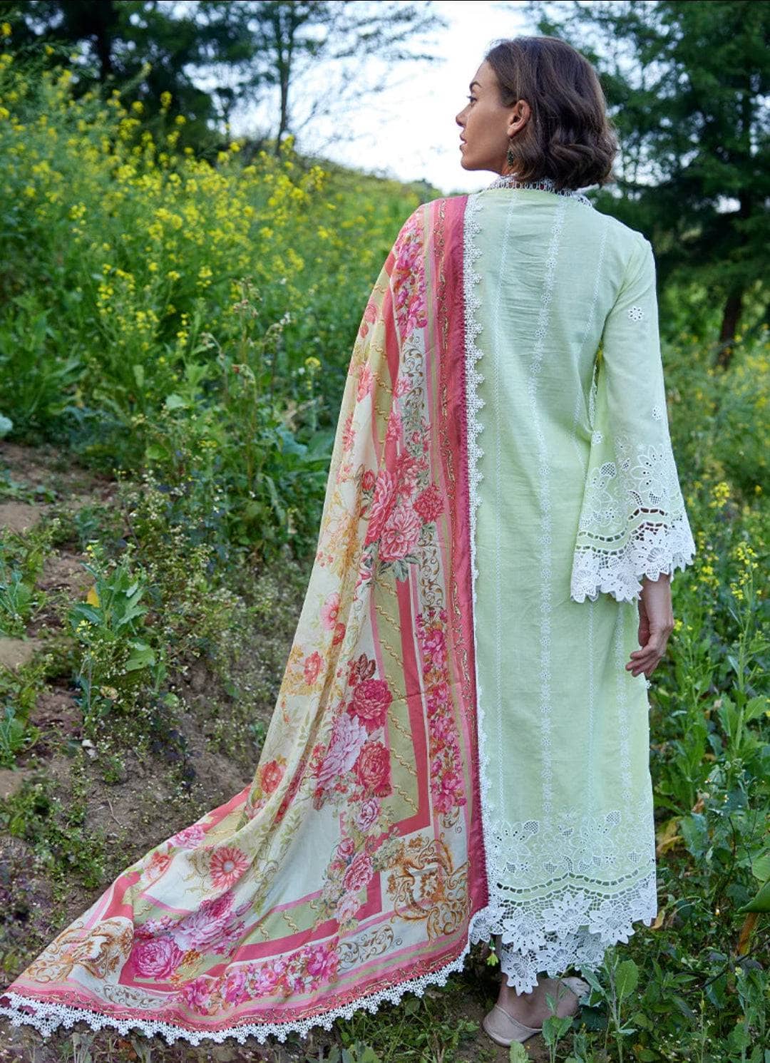 img_image_lawnkari_lawn_23_awwal_boutique