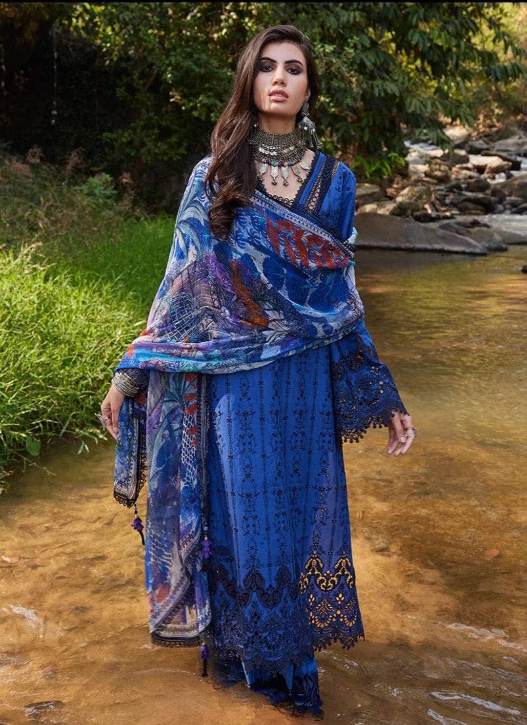 img_image_lawnkari_lawn_23_awwal_boutique