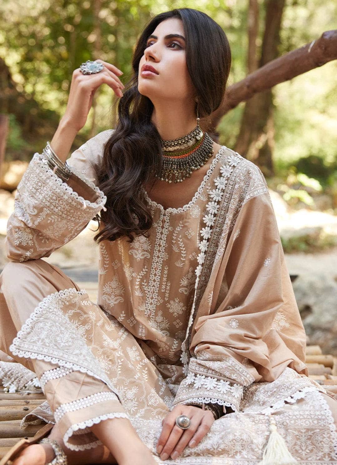 img_image_lawnkari_lawn_23_awwal_boutique