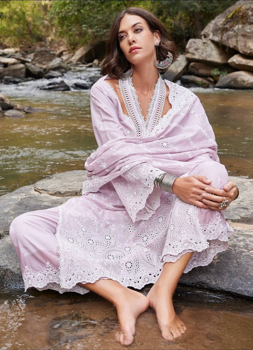 img_image_lawnkari_lawn_23_awwal_boutique