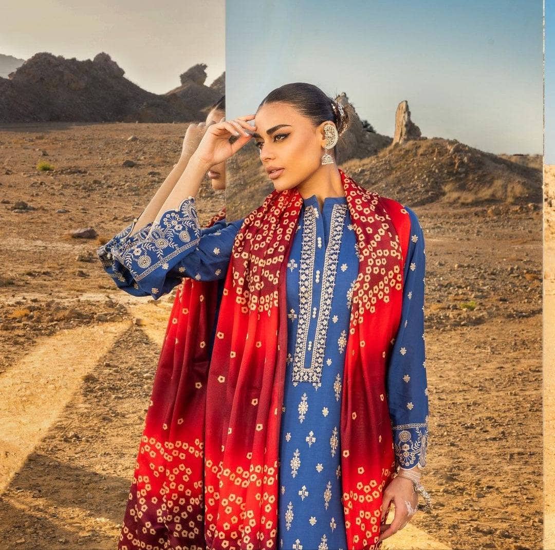 img_zainab_chottani_lawn_23_awwal_boutique