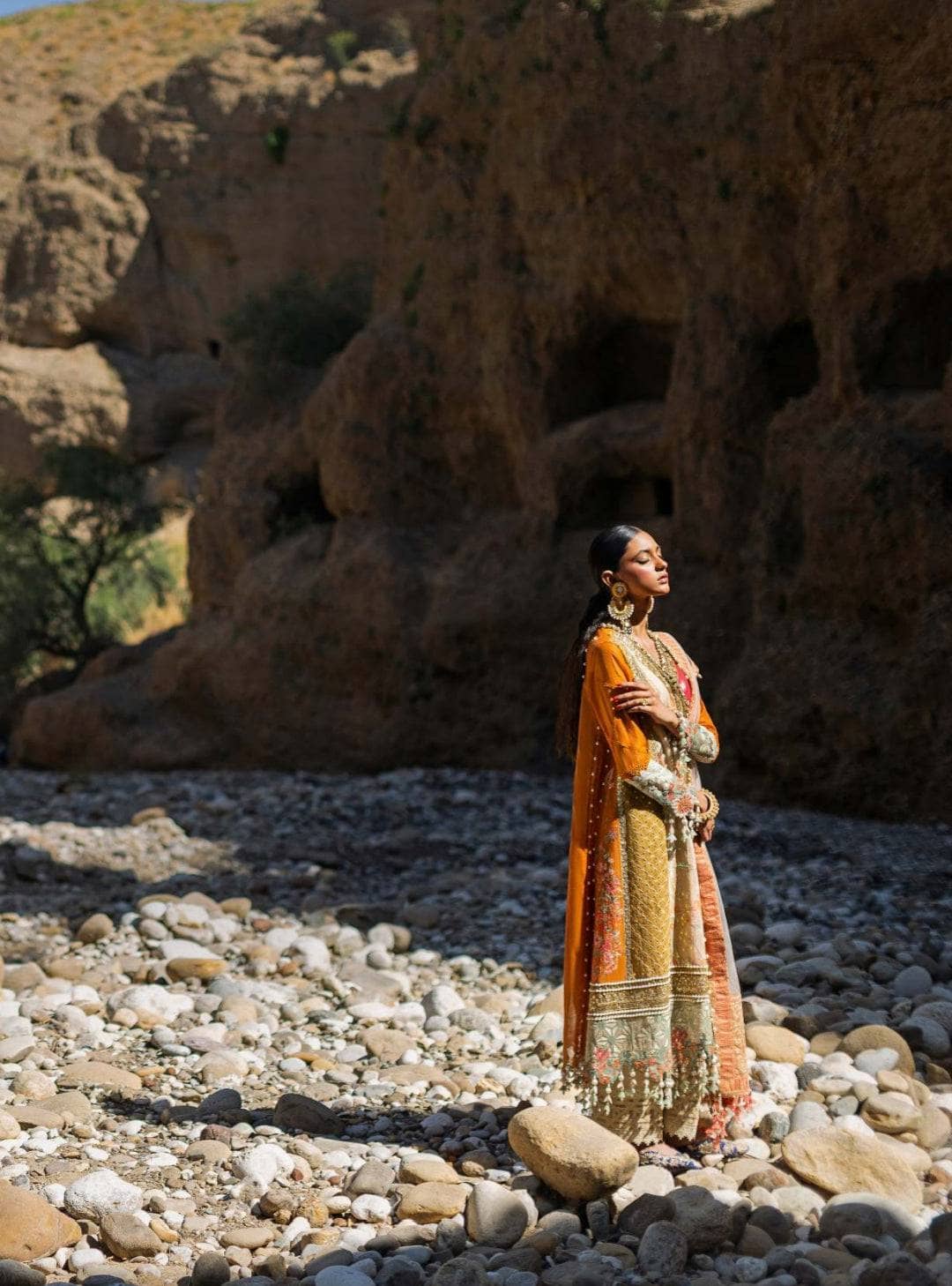 img_sana_safinaz_luxury_lawn_23_awwal_boutique_awwal_boutique