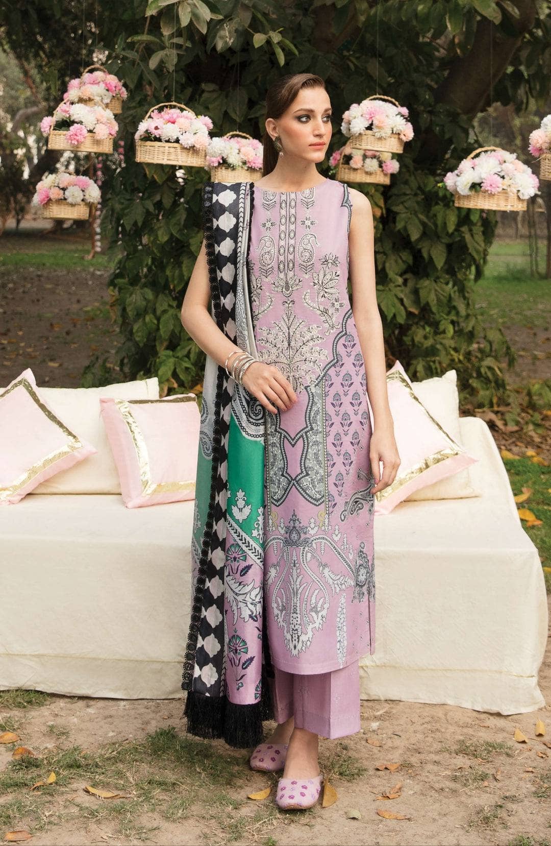 img_afrozeh_ayzel_lawn_23_awwal_boutique