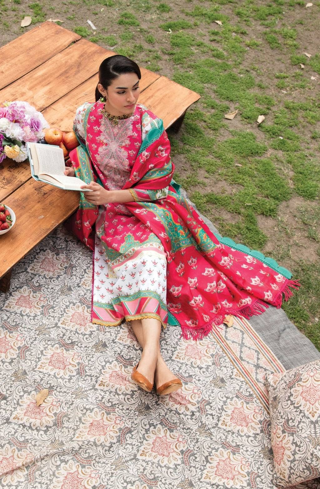 img_afrozeh_ayzel_lawn_23_awwal_boutique