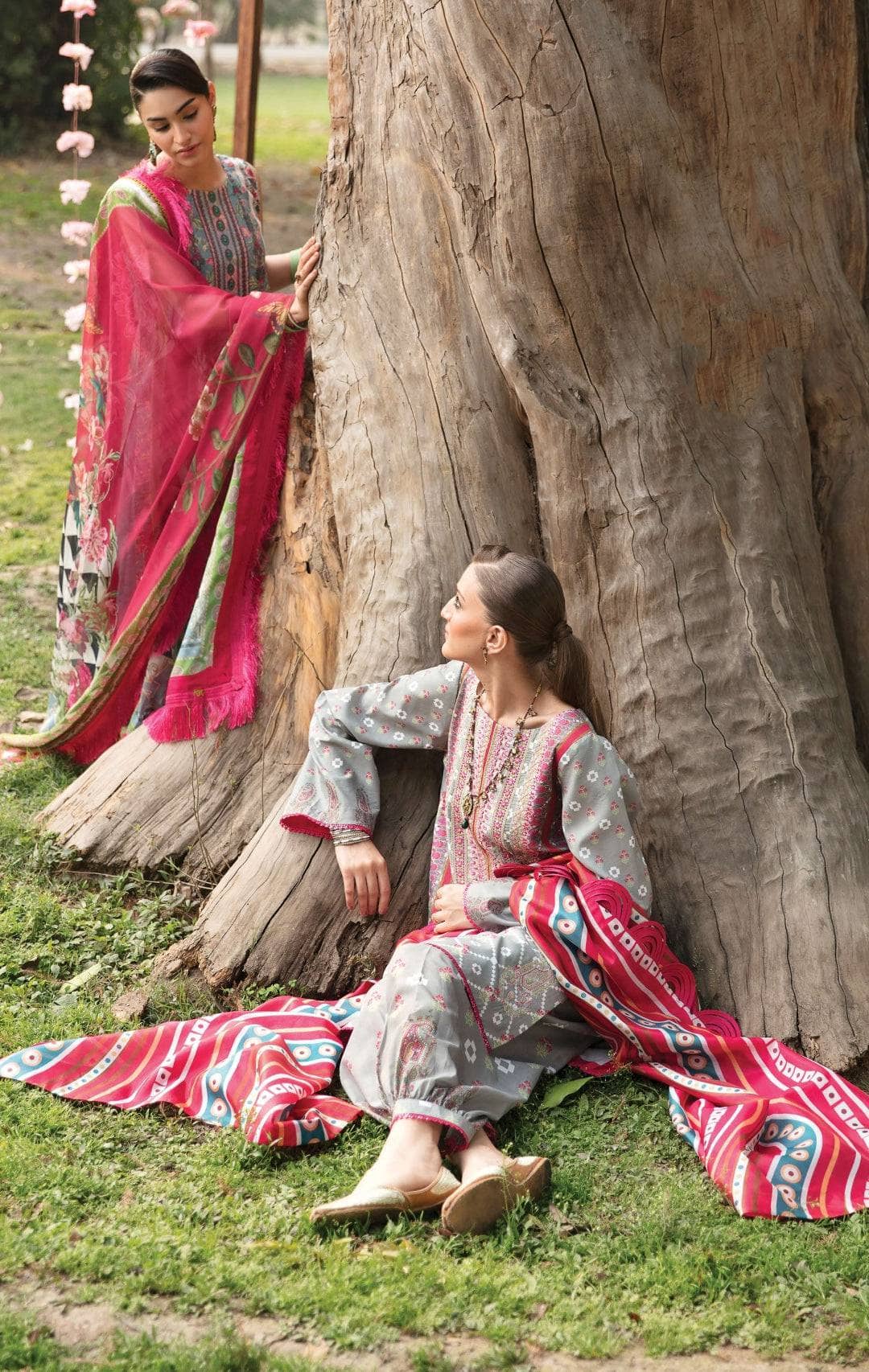 img_afrozeh_ayzel_lawn_23_awwal_boutique