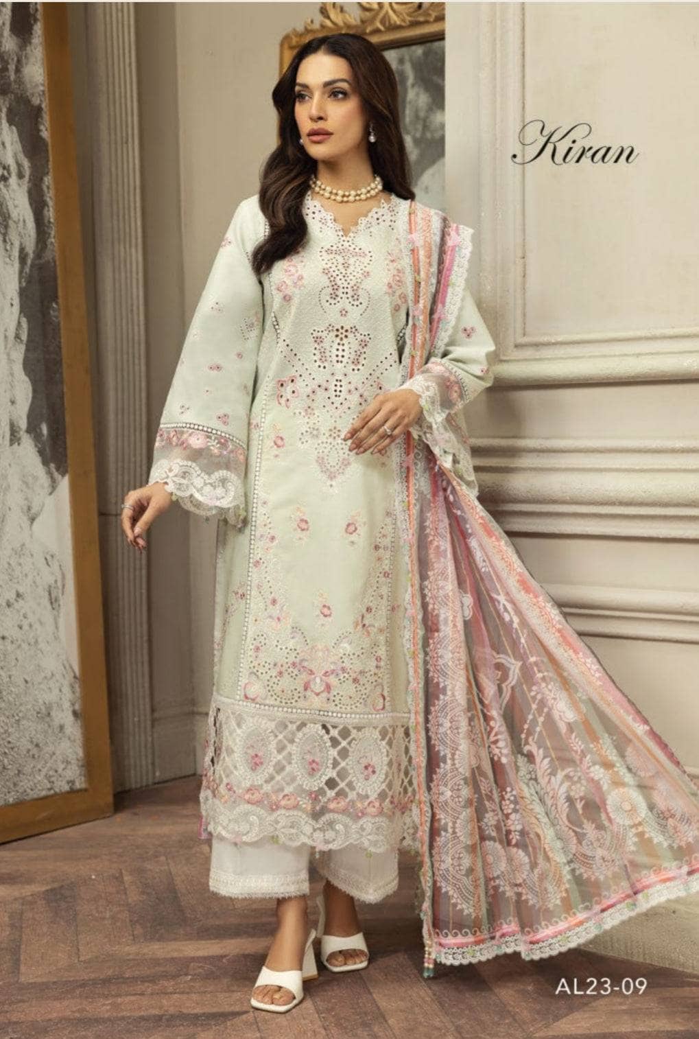 img_anaya_lawn_by_kiran_chaudhary_festive_luxury_lawn_23_awwal_boutique