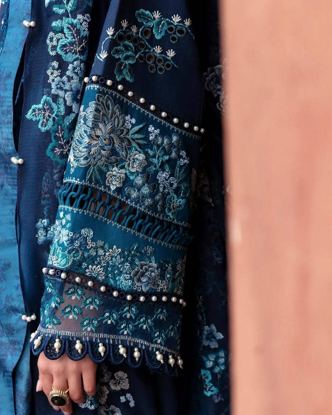 img_amaani_by_republic_womens_wear_awwal_boutique