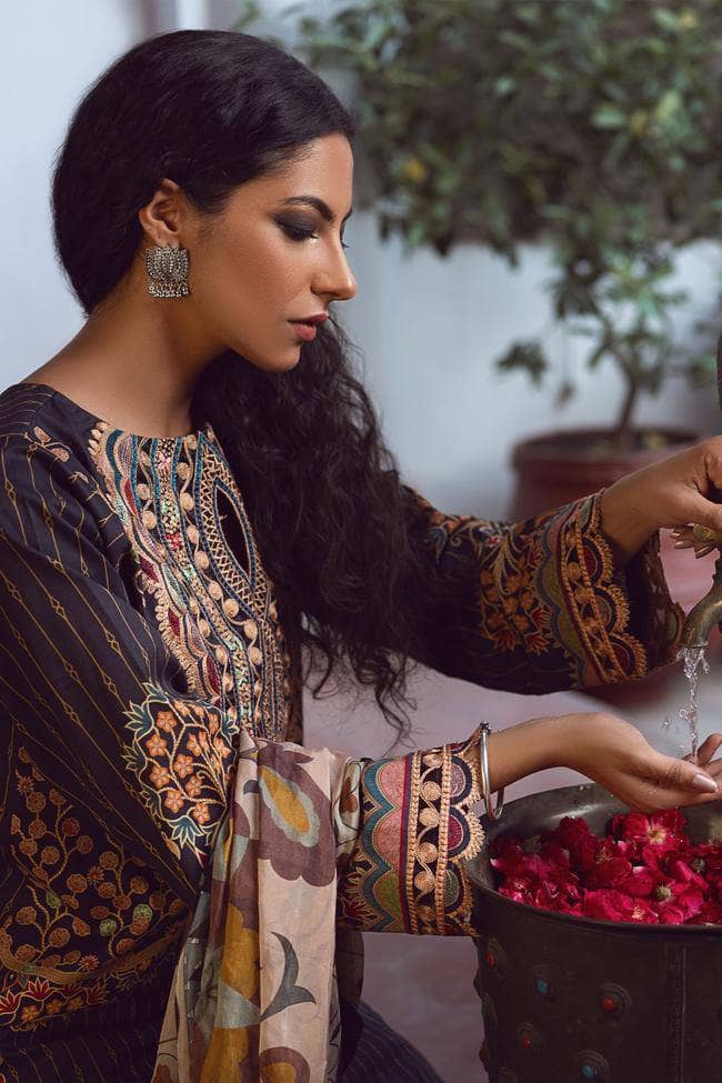 img_kinaar_lawn_by_shiza_hassan_2021_awwal_boutique
