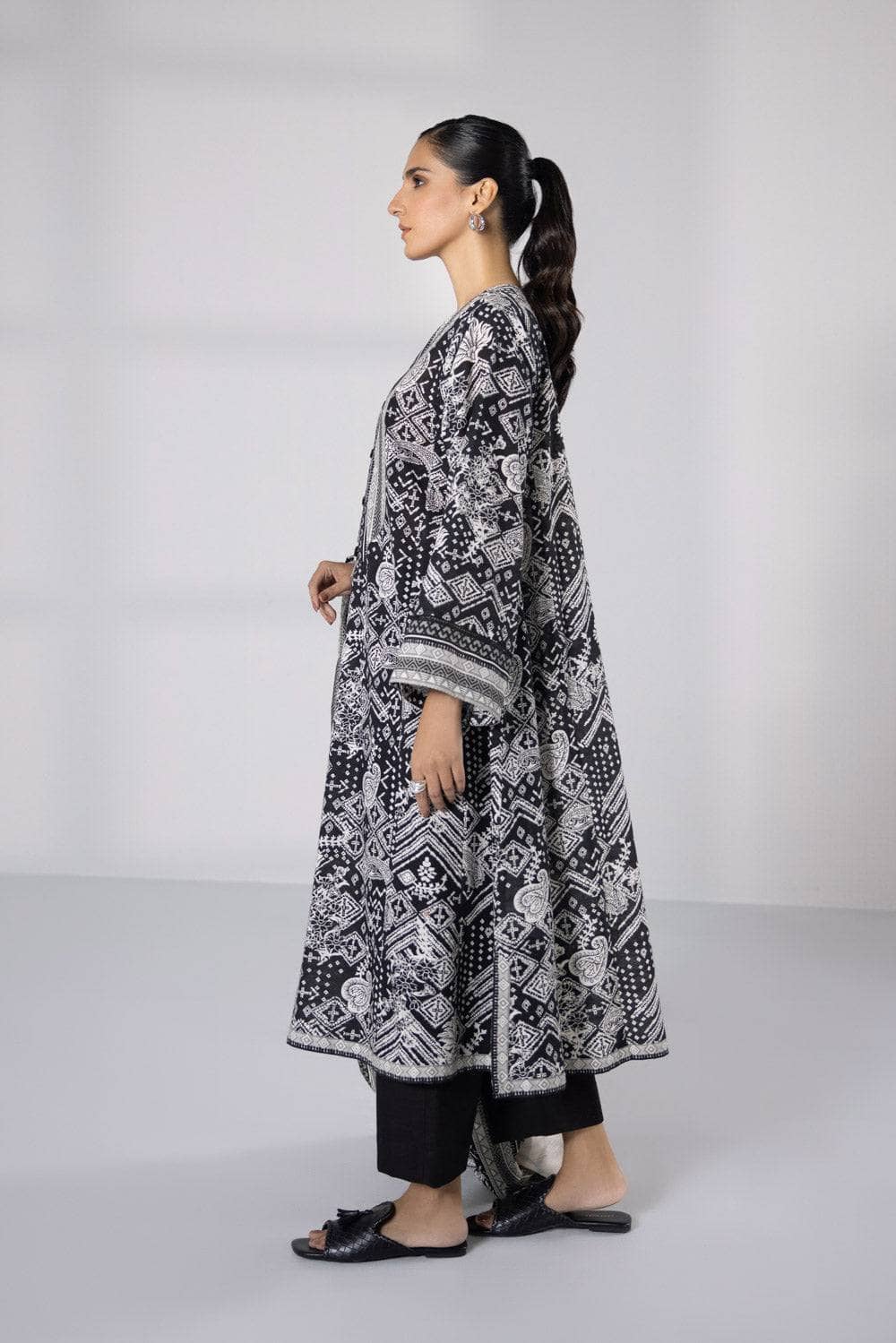 img_sapphire_day_to_day_khaddar_awwal_boutique