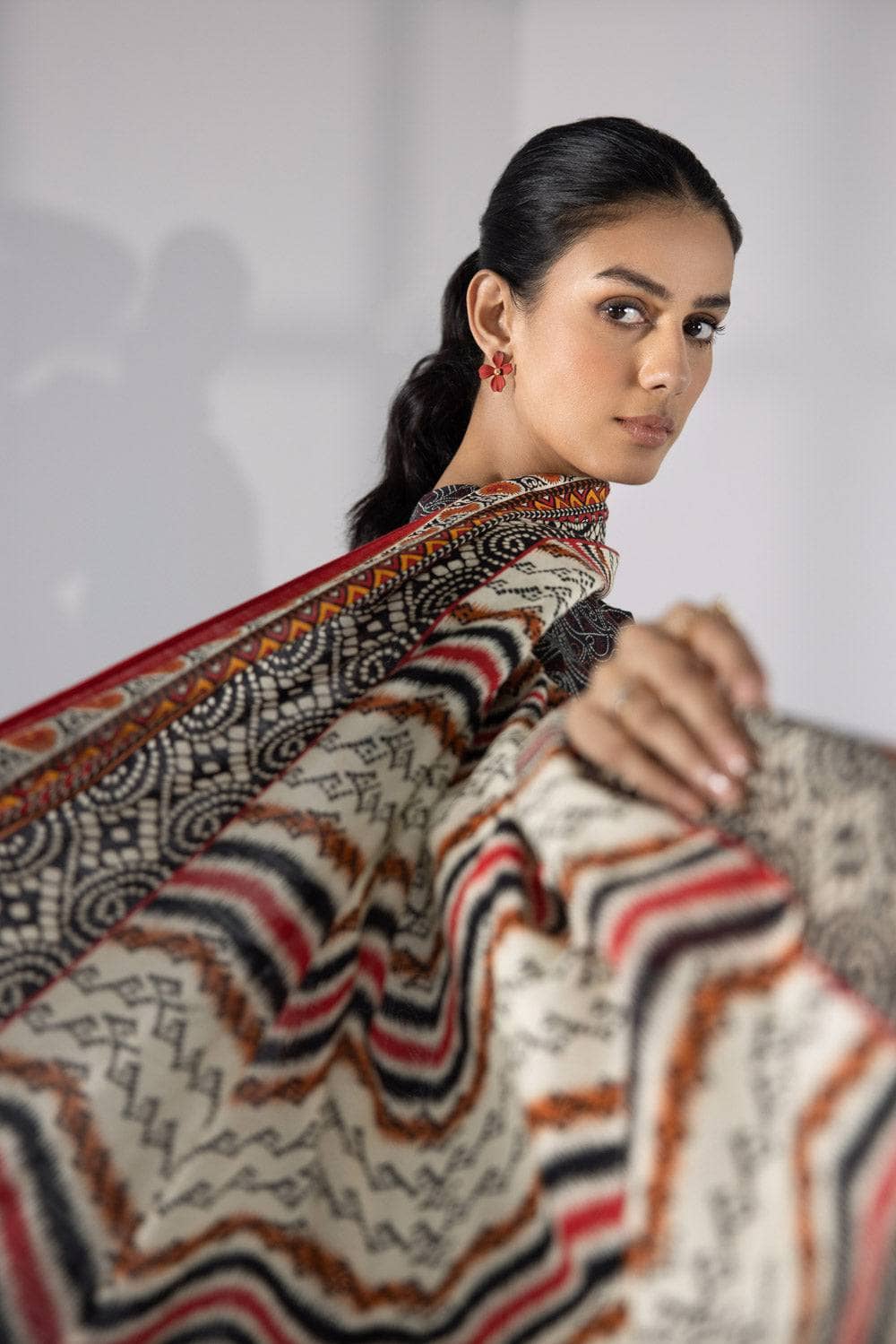 img_sapphire_day_to_day_khaddar_awwal_boutique