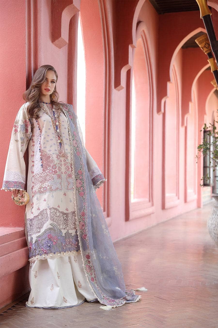 img_moksha_luxury_lawn_by_alif_ajr_couture_awwal_boutique