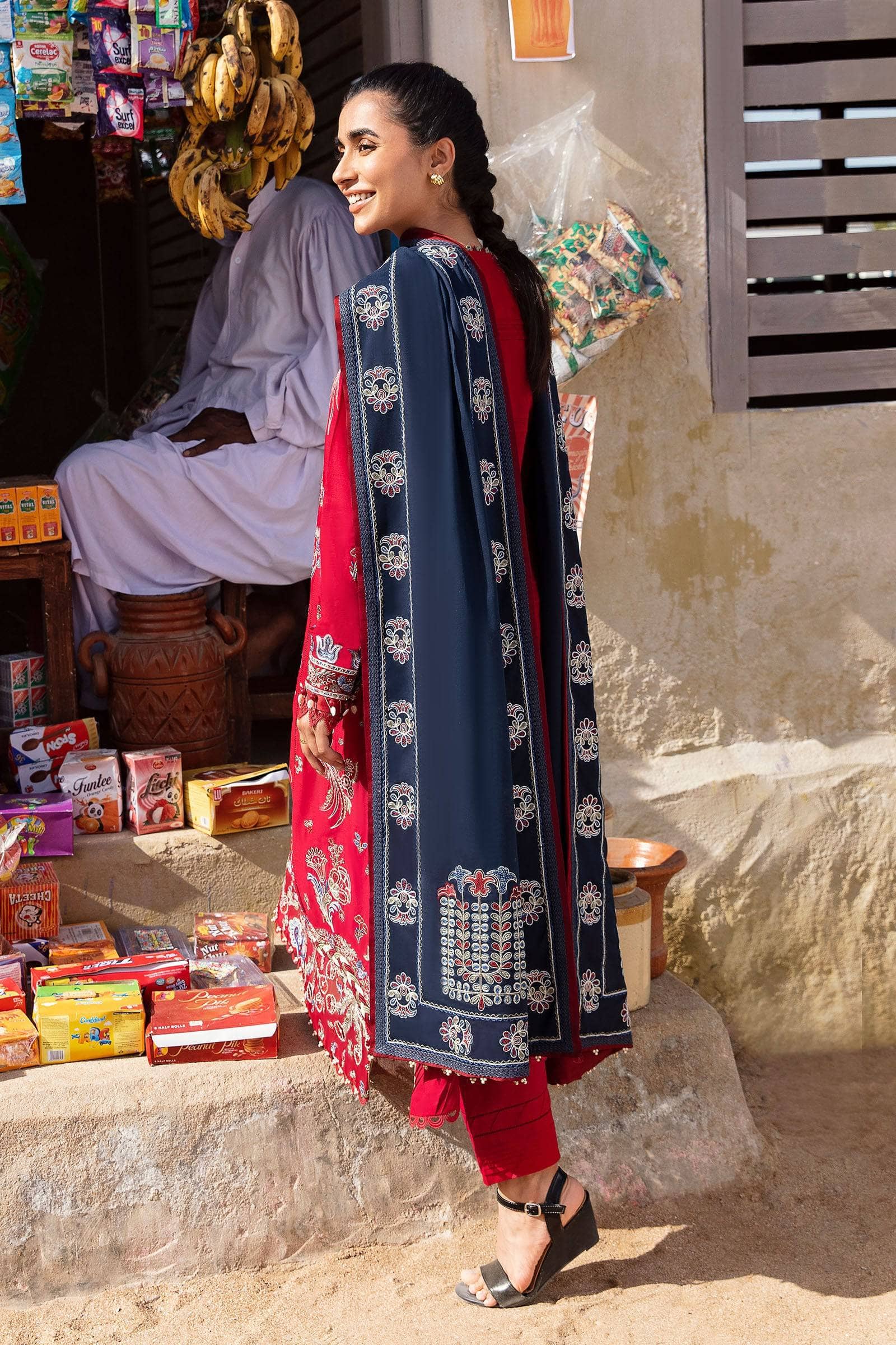 img_zaha_lawn_2023_awwal_boutique