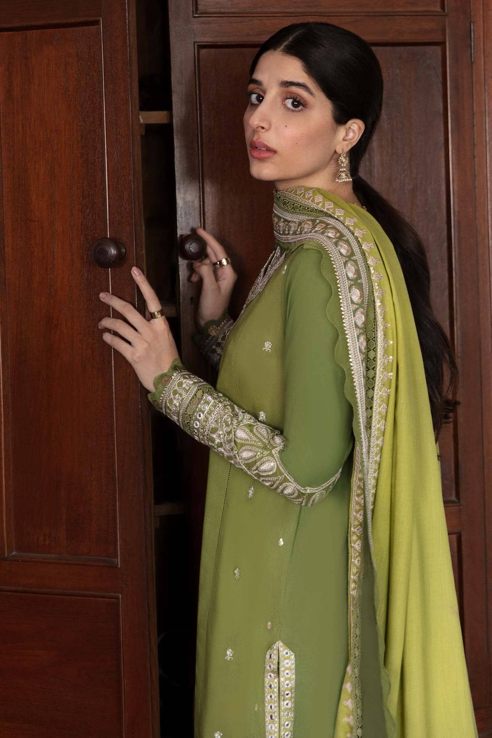 img_zaha_festive_lawn_22_awwal_boutique