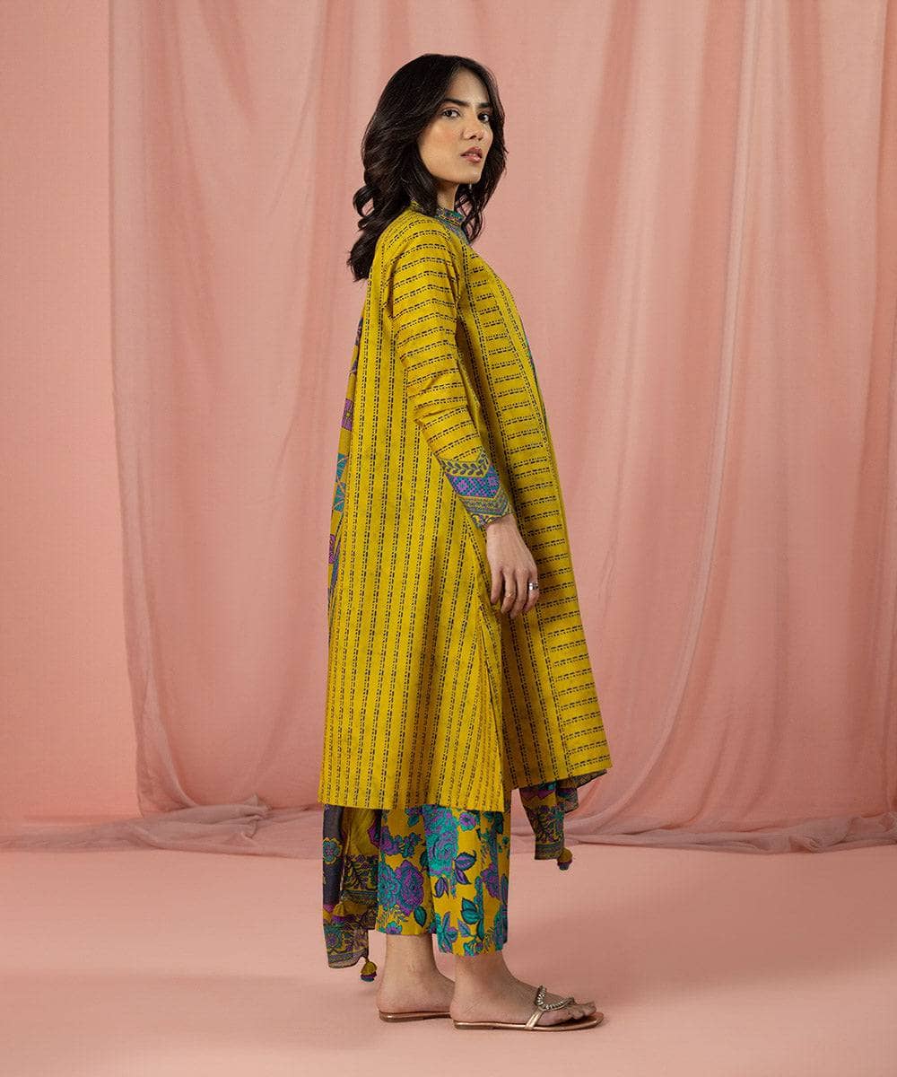 img_sapphire_lawn_23_awwal_boutique