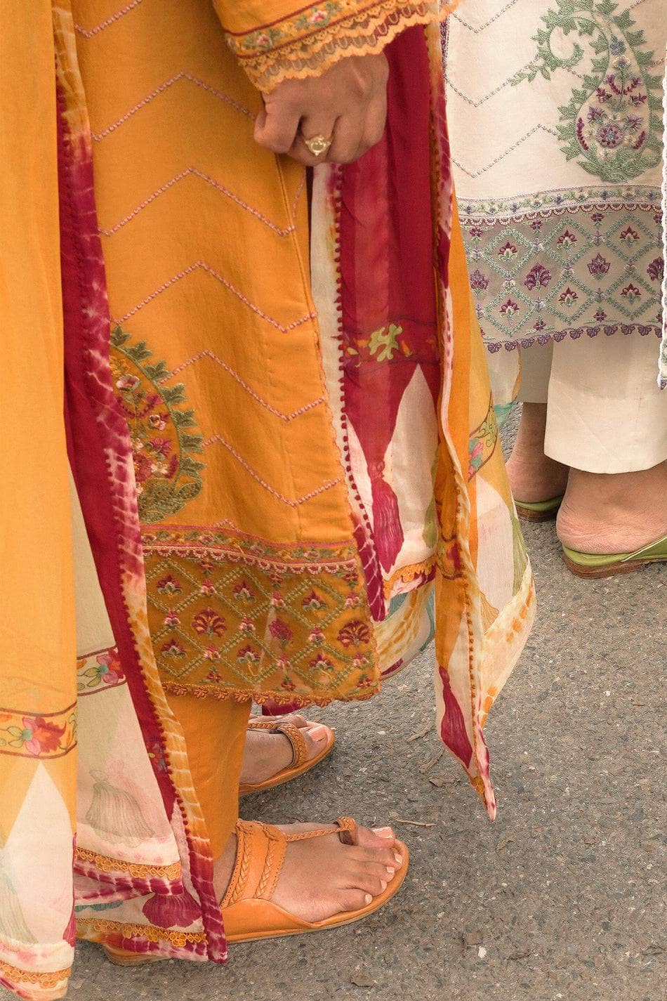 img_coco_lawn_2022_by_zara_shahjahan_awwal_boutique