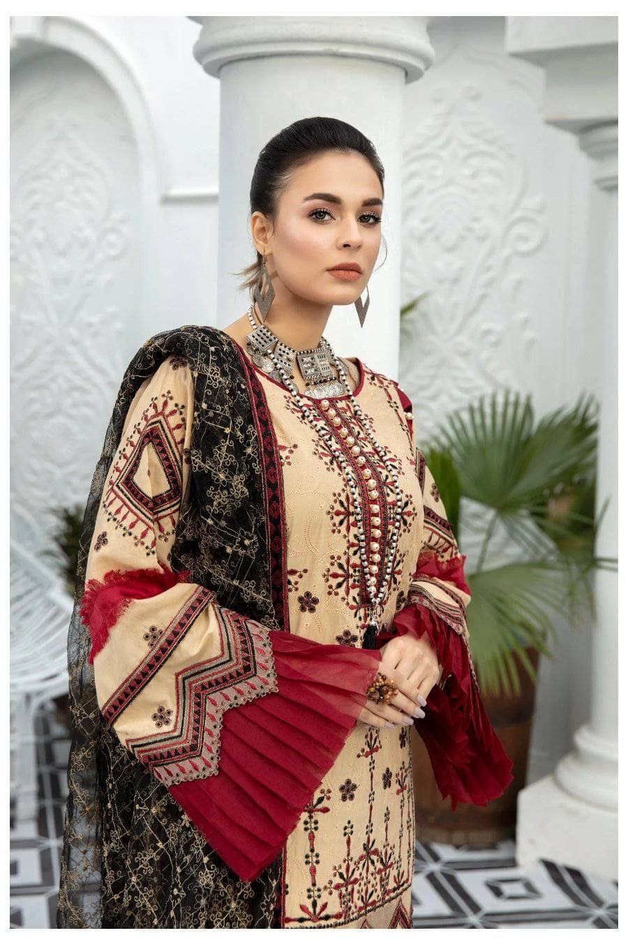 img_adans_libas_schiffli_lawn_awwal_boutique