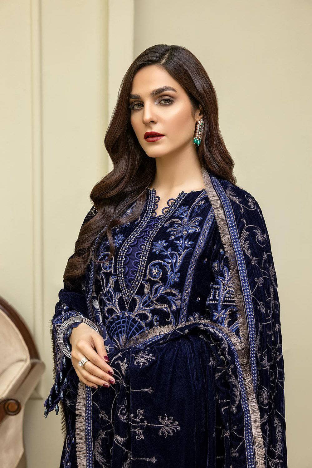 img_adans_libas_velour_velvet_awwal_boutique