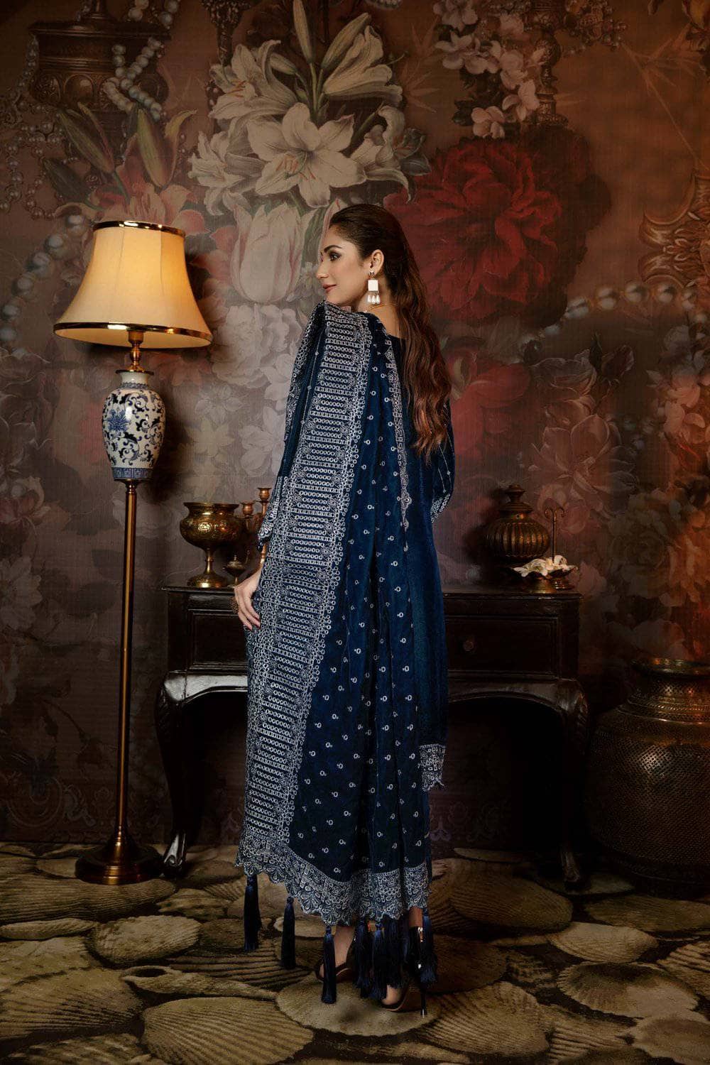 img_adans_libas_zari_velvet_winter_collection_awwal_boutique