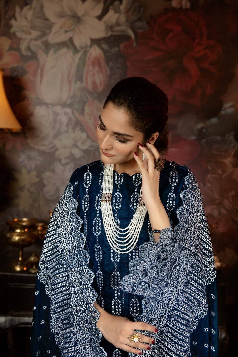 img_adans_libas_zari_velvet_winter_collection_awwal_boutique