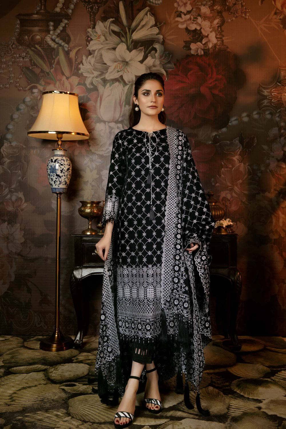 img_adans_libas_zari_velvet_winter_collection_awwal_boutique
