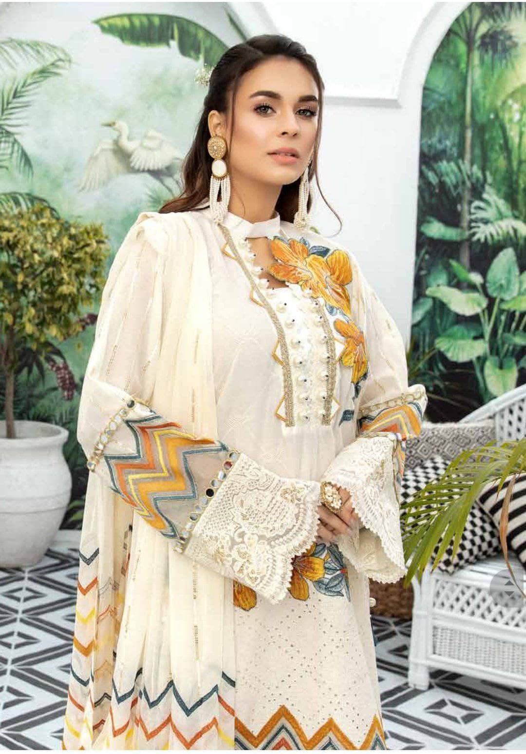 img_adans_libas_schiffli_lawn_awwal_boutique