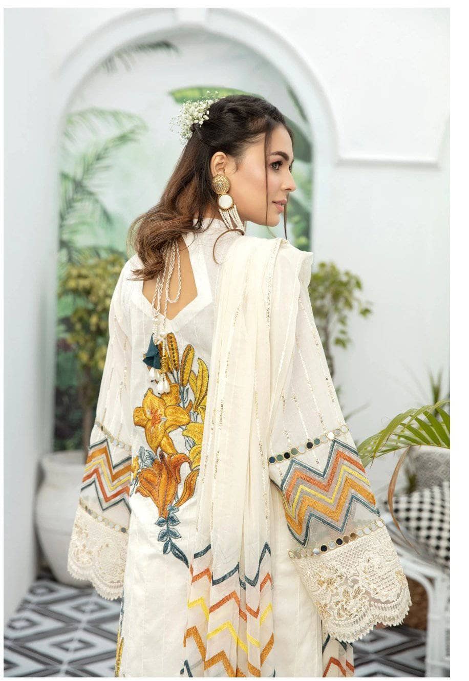 img_adans_libas_schiffli_lawn_awwal_boutique