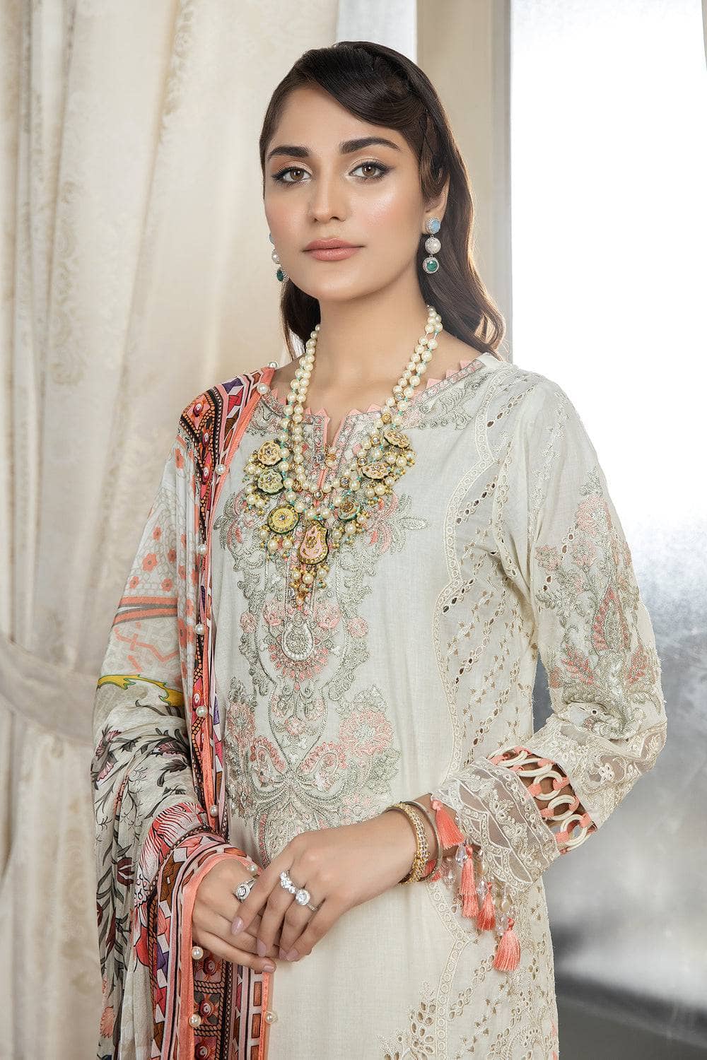 img_adans_libas_dulcet_lawn_23_awwal_boutique