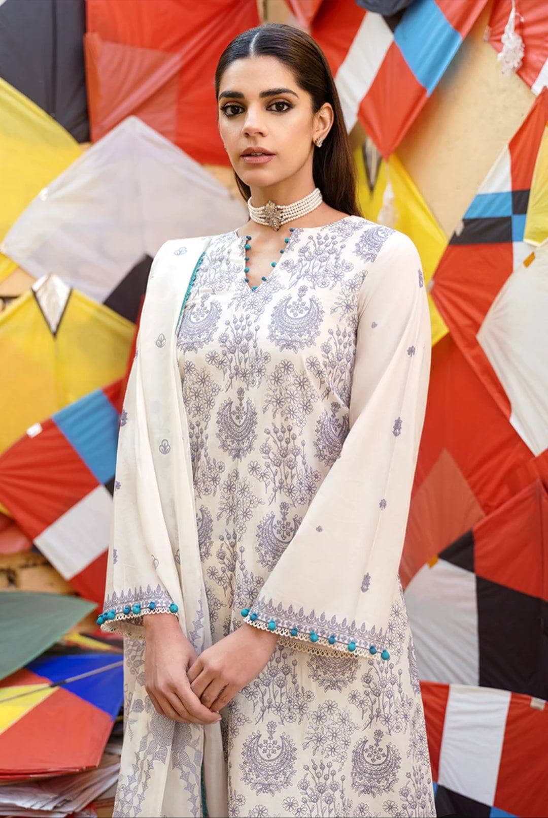 img_cross_stitch_basant_lawn_23_awwal_boutique