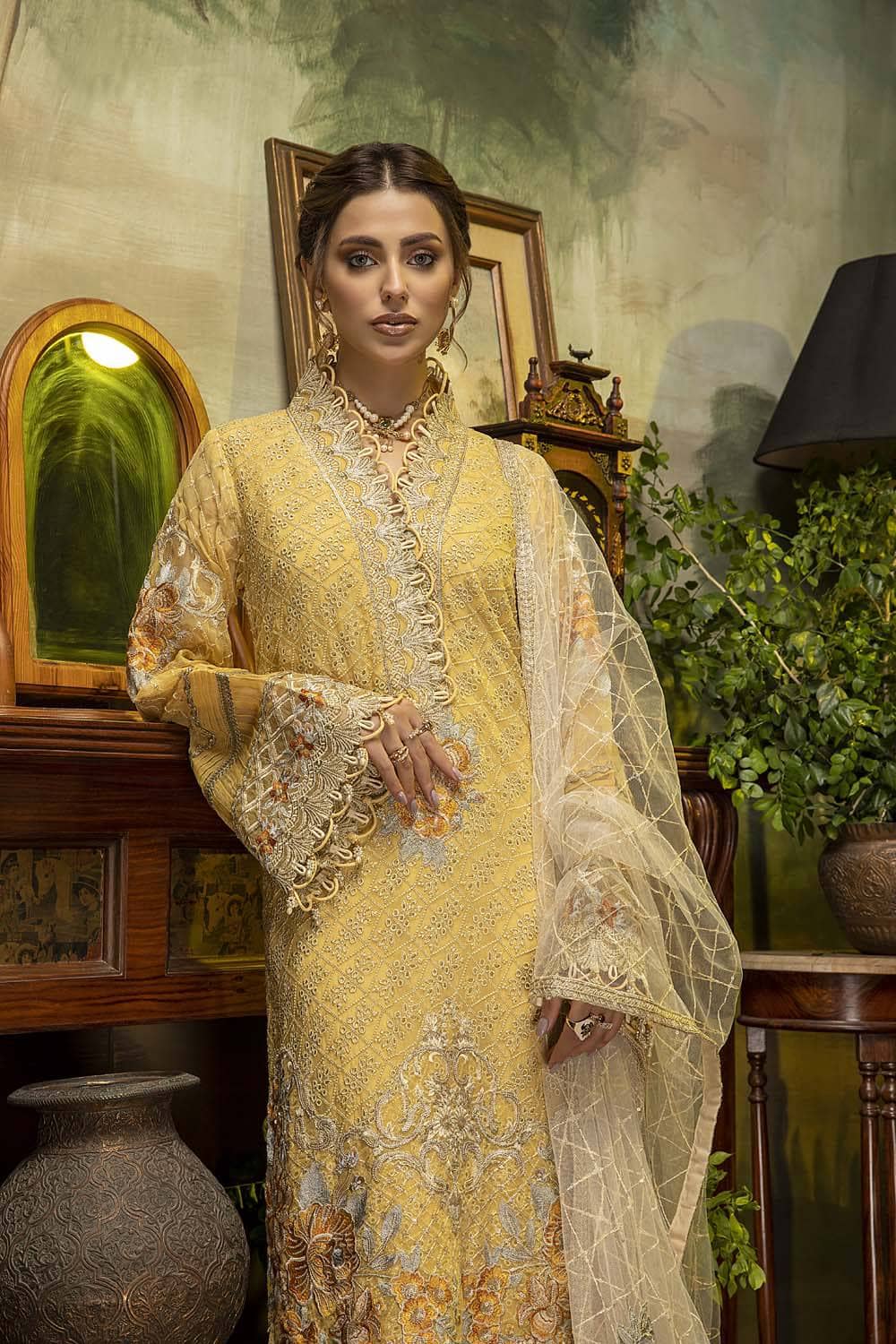 img_adans_libas_schiffli_chikankari_chiffon_awwal_boutique